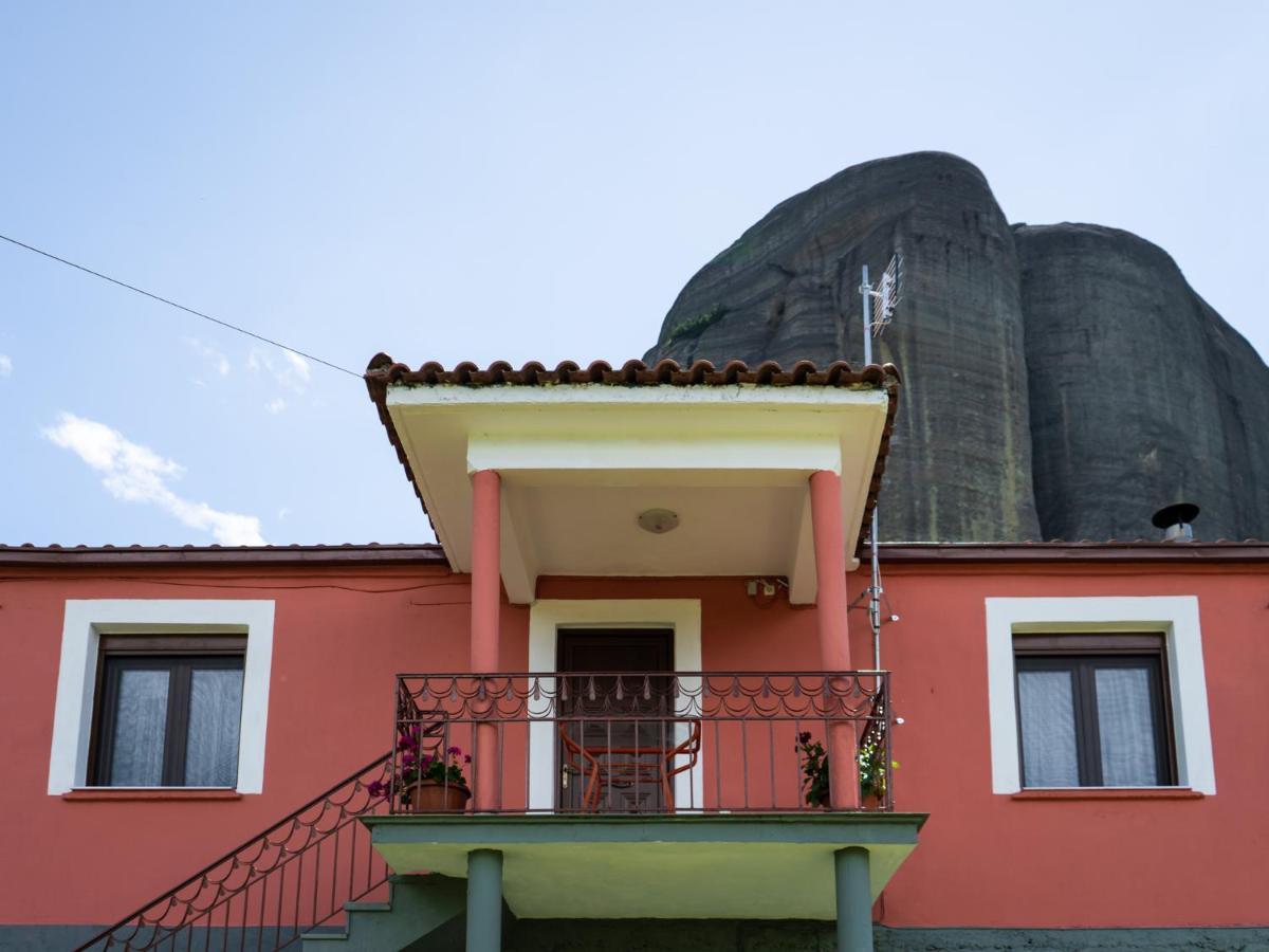 Апартаменты Fani'S House Under Meteora Кастракион Экстерьер фото